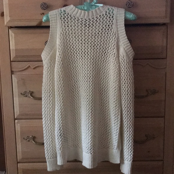 ALLSaints | Arzana Open Shoulder Top in Off White - Picture 2 of 10